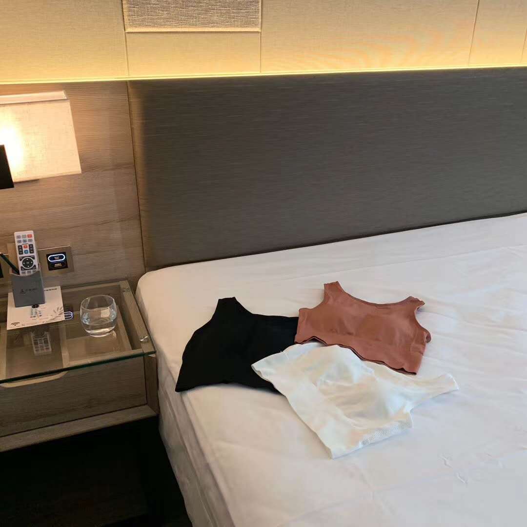 Pera de nieve popular mismo chaleco sin costuras deportes integrados almohadilla en el pecho empujar hacia arriba el desgaste exterior todo-juego tubo de las mujeres superior envuelto pecho ropa interior