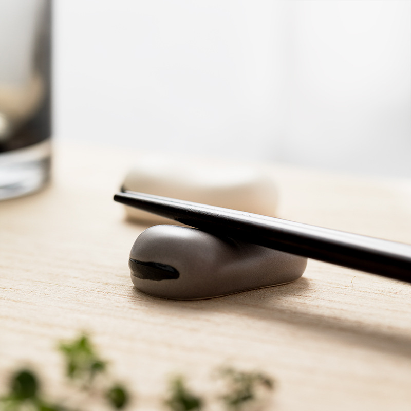 Shangen amplio frijol palillos titular mesa de comedor de cerámica lindo palillos titular palillos almohada hogar palillos titular