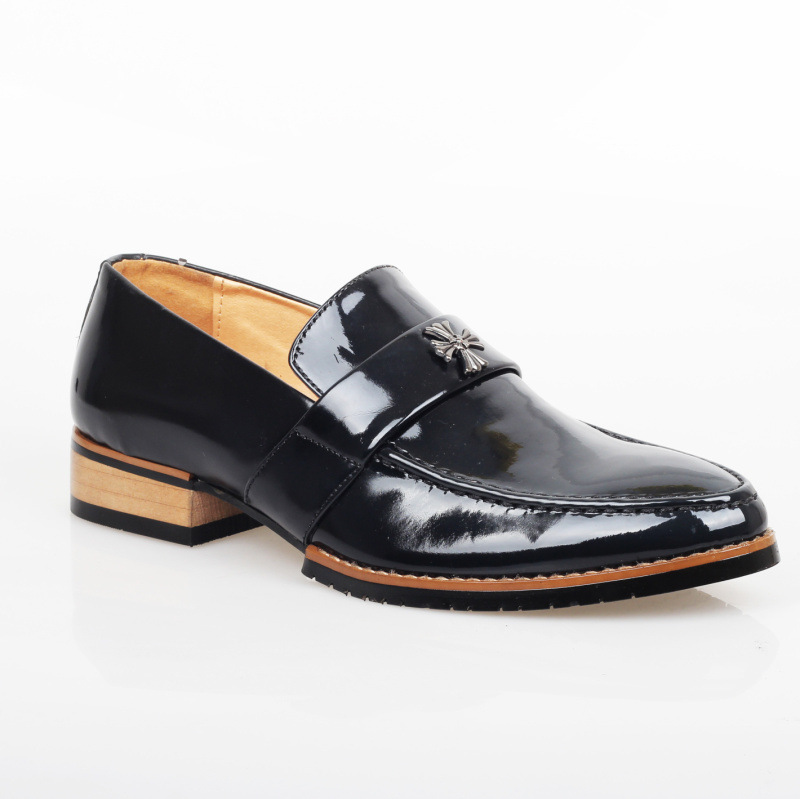 �¿��ɫƤһ�ŵ��׽ź����ͷƤЬ��ľͷ����Ь8166