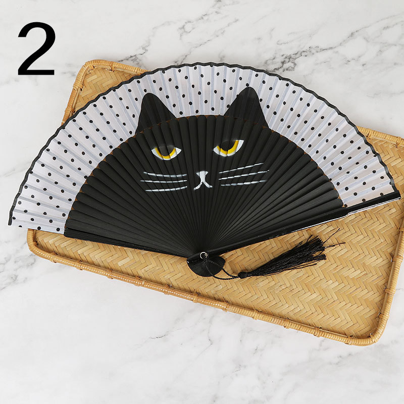 Pintura de estilo japonés ventilador plegable de estilo japonés pintado a mano gato de dibujos animados ventilador de bambú de dibujos animados niños ventilador danza cheongsam ventilador al por mayor