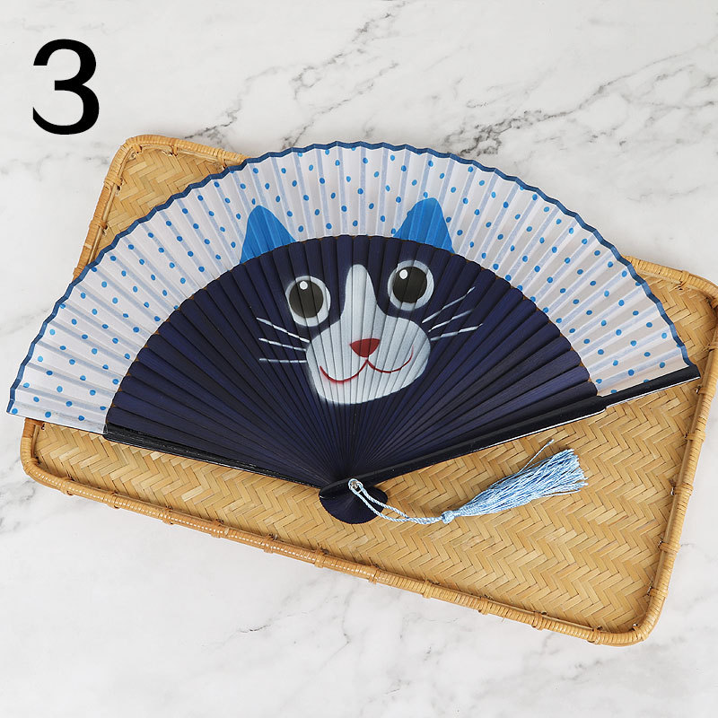 Pintura de estilo japonés ventilador plegable de estilo japonés pintado a mano gato de dibujos animados ventilador de bambú de dibujos animados niños ventilador danza cheongsam ventilador al por mayor