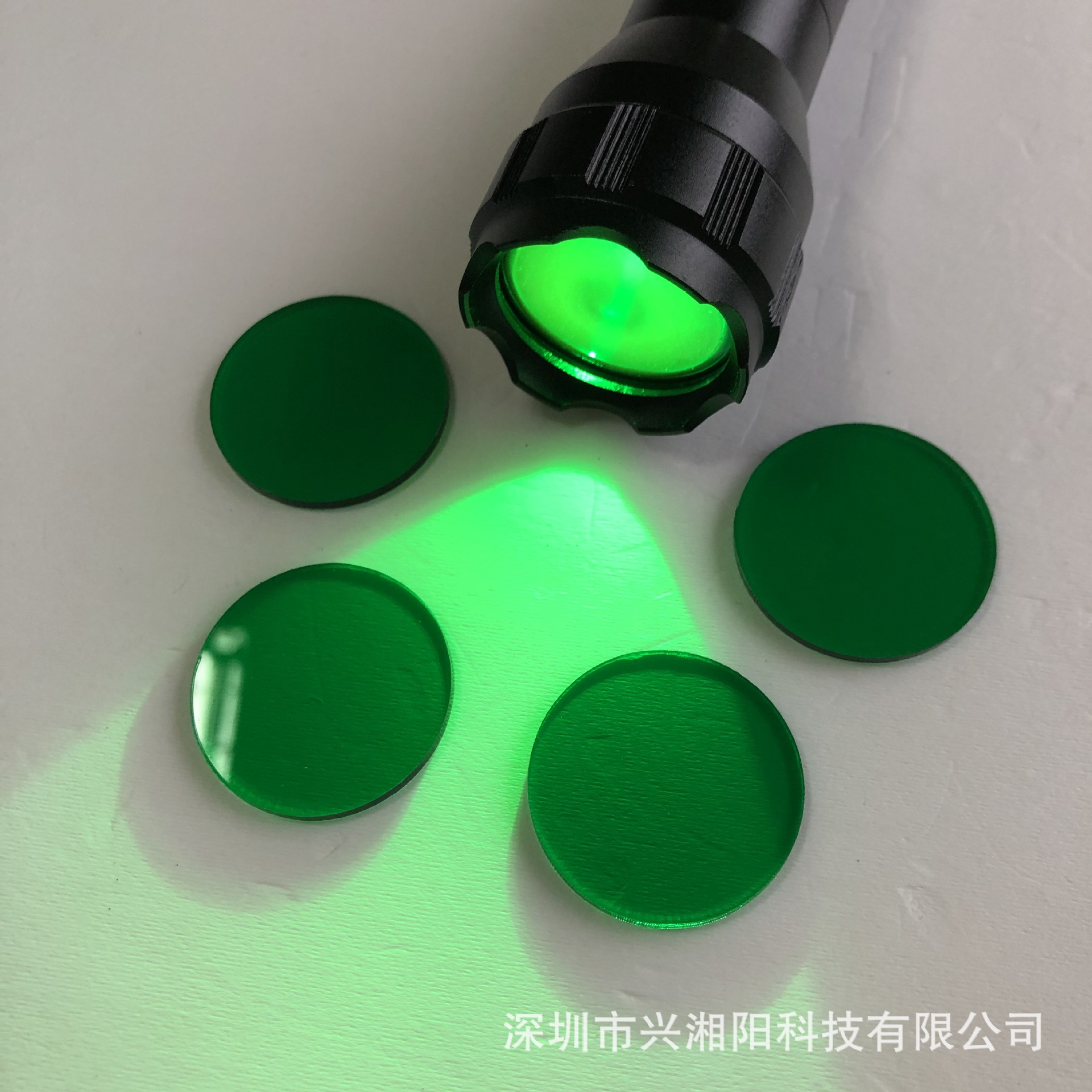 厂家直销亚克力彩色透明片 照明投影滤光片LED手电筒透明镜片