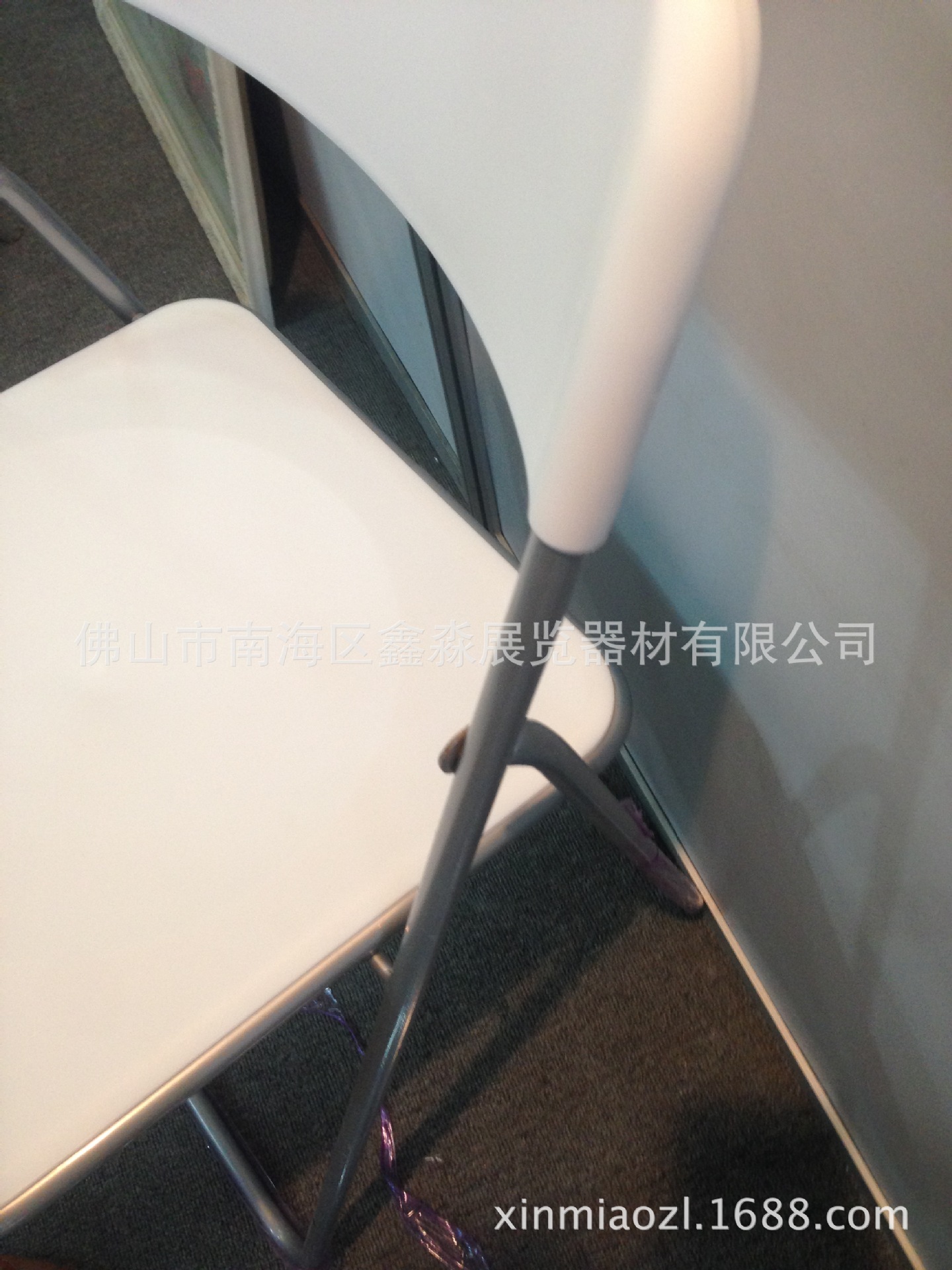 ���������ϰ�ɫ�۵����� 16��PP�������ӳ��� չ��չ��ר��