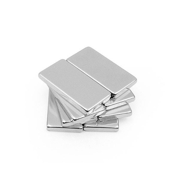 厂家供应镀锌钕铁硼长方形带孔磁铁 圆形强磁吸铁石强吸耐腐