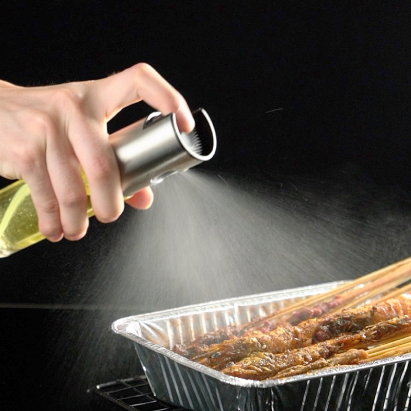 304 de acero inoxidable botella de control de aceite de prensa spray Filtro de olla utensilios de cocina aceite vinagre olla botella de spray de aceite japonés al por mayor