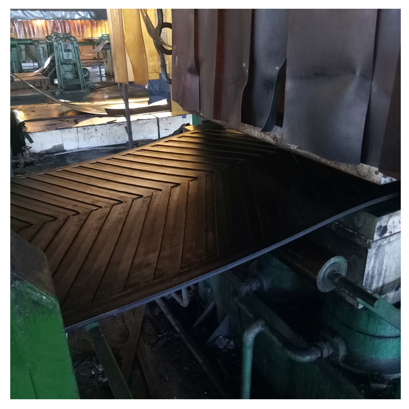 一川输送带厂家批发 人字花纹尼龙橡胶运输带EP200工业传送带环形