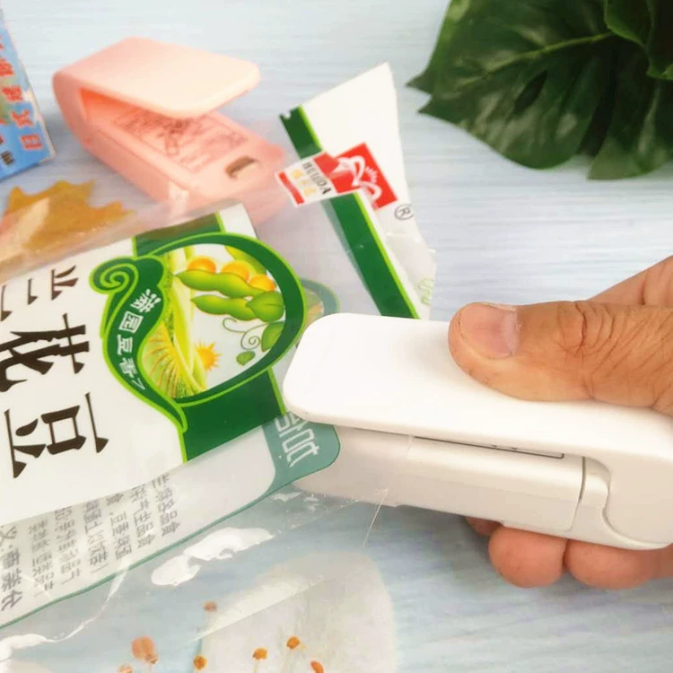 Mini snack sealing machine plastic bag packaging small household snack seals