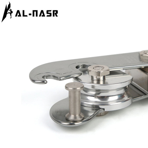 Factory direct sales outdoor mountaineering equipment hand-controlled descent device rock climbing downhill equipment slow descent device descent protection