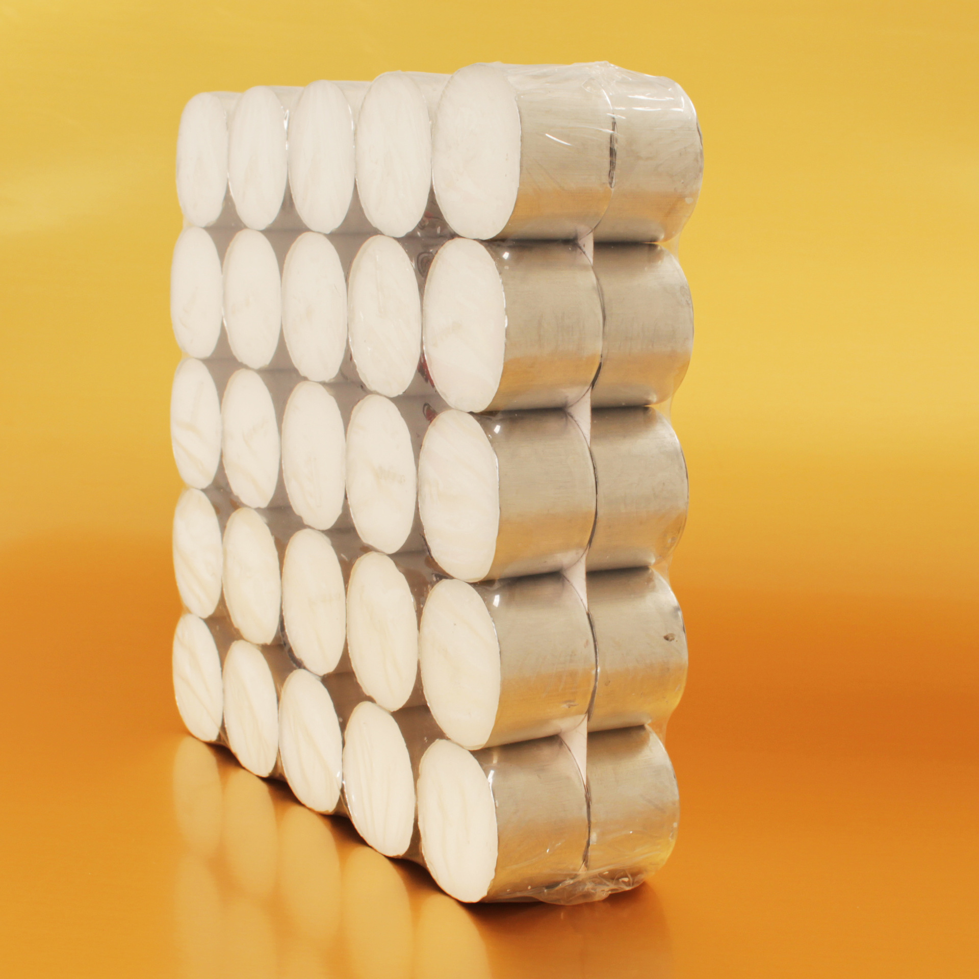 Venta al por mayor presionado té cera puede quemar 8 horas 23g preservación del calor té KTV desodorante candelabro cera de parafina Europea vela