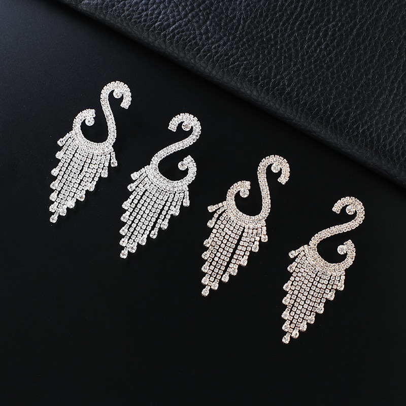 Geometric Swan Tassel Earrings With Rhinestone Claw Chain Detail_voghion.com