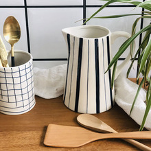 现代简约创意北欧家居摆件陶瓷手绘古朴刀叉筒筷子收纳筒冷水壶