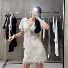 连衣裙女2022夏季新款泡泡袖法式蕾丝V领高腰显瘦中长裙