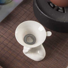 Factory direct sales ceramic tea drain Guanyin hand tea ceremony accessories tea set filter jade hand white porcelain tea drain one piece dropshipping