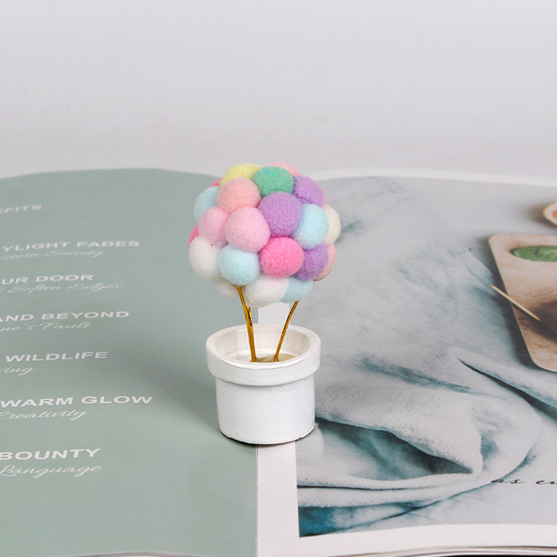 Perfume de automóvil adornos mini maceta de flores voladores de cabina globos montados en automóviles chicas corazón bola peluche adornos lindos decoración creativa