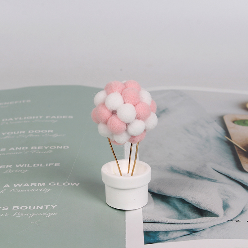 Perfume de automóvil adornos mini maceta de flores voladores de cabina globos montados en automóviles chicas corazón bola peluche adornos lindos decoración creativa