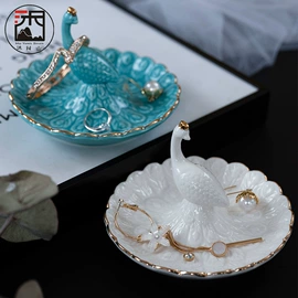 陶瓷工艺品;碟;装饰托盘