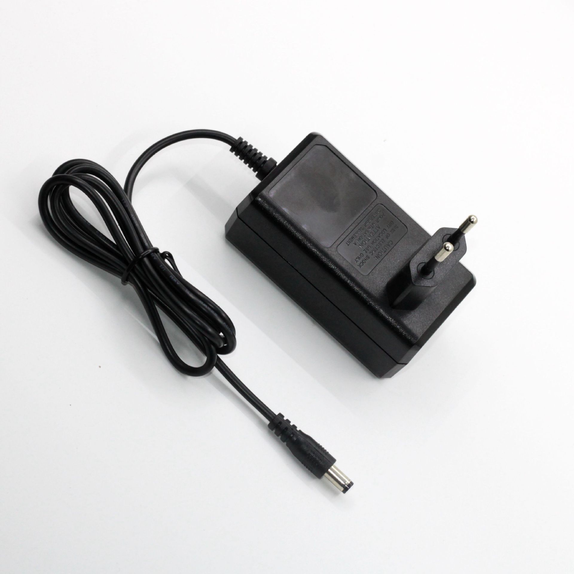 挂壁电源13.5v4a 插墙欧规CE认证适配器  54W 灯具开关电源适配器