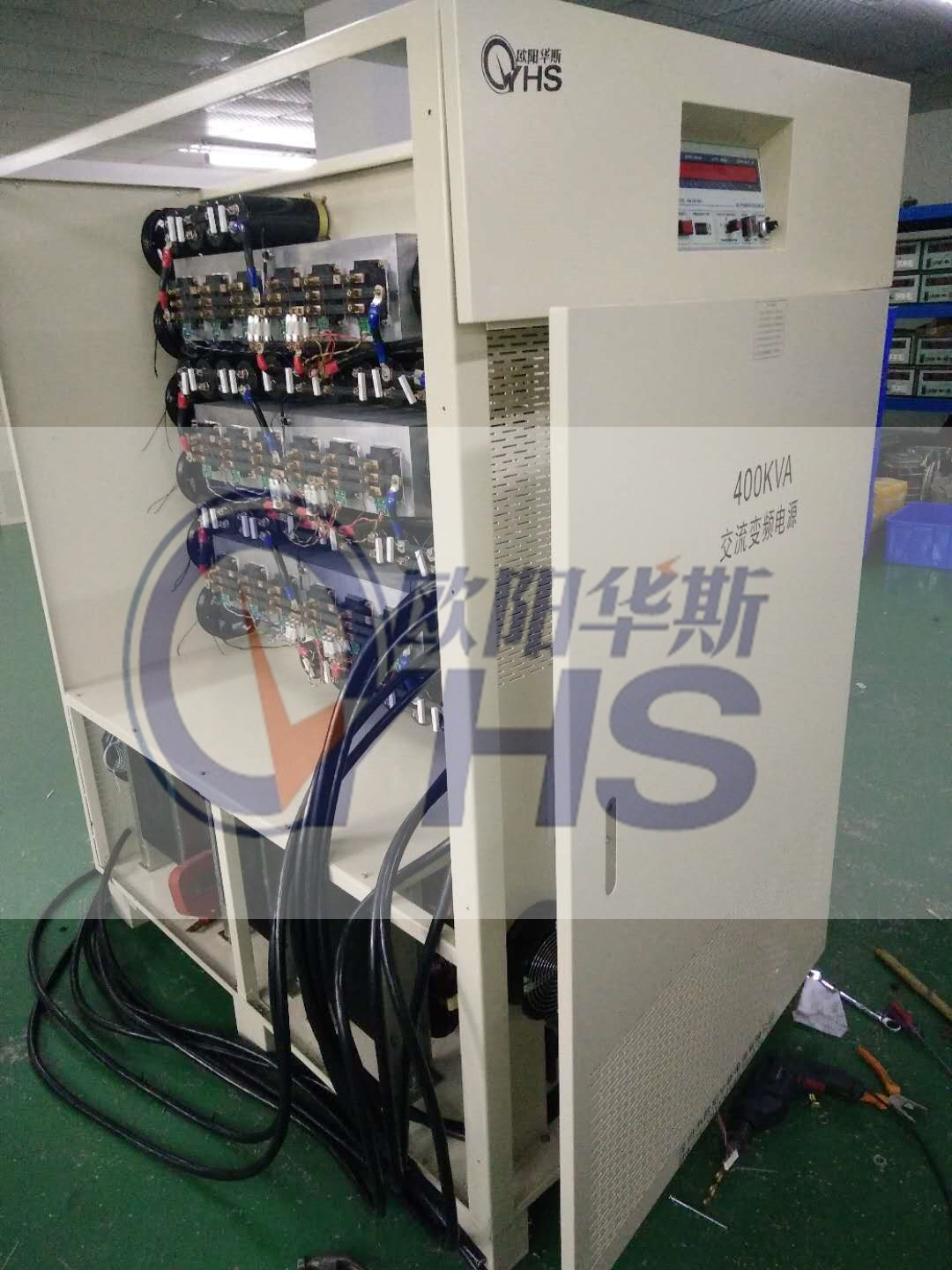 ����400KVA��Ƶ��Դ��װ�ֳ����ڲ��ṹ��ŷ����˹��Ƶ��Դ