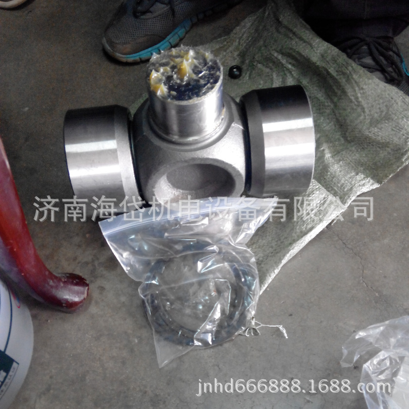 【万向节十字轴承】批发斯太尔0125万向十字节轴承尺寸52*133