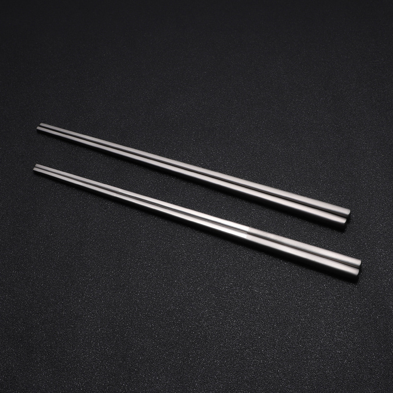 TA1 Palillos de titanio puro, palillos cuadrados completos portátiles para el hogar, palillos chinos a prueba de escaldaduras de alta gama, vajilla para acampar al aire libre
