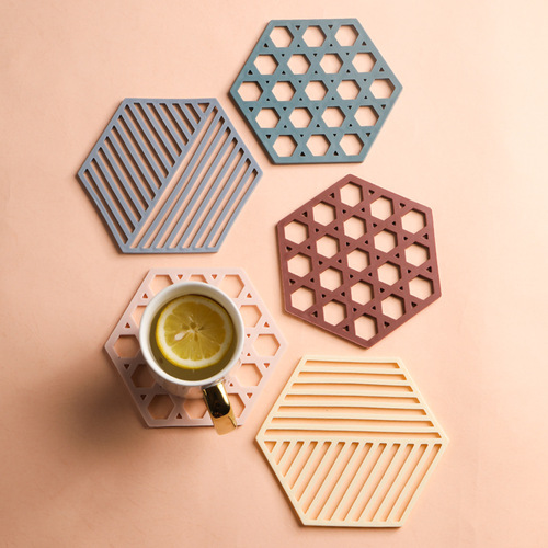 Nordic dining table mats, insulation mats, pot mats, home kitchen simple thickened anti-scalding placemats, plate mats, bowl mats, tea coasters
