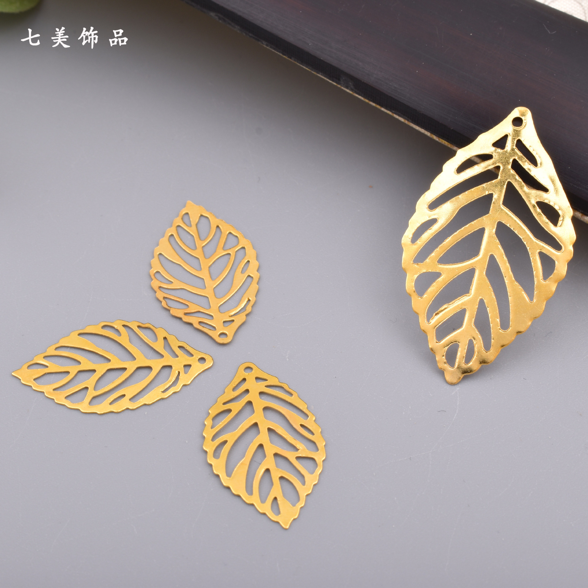 DIY accesorios para el cabello material hojas huecas metal flor pieza nupcial tocado accesorios multi-especificación accesorios antiguos oro y plata