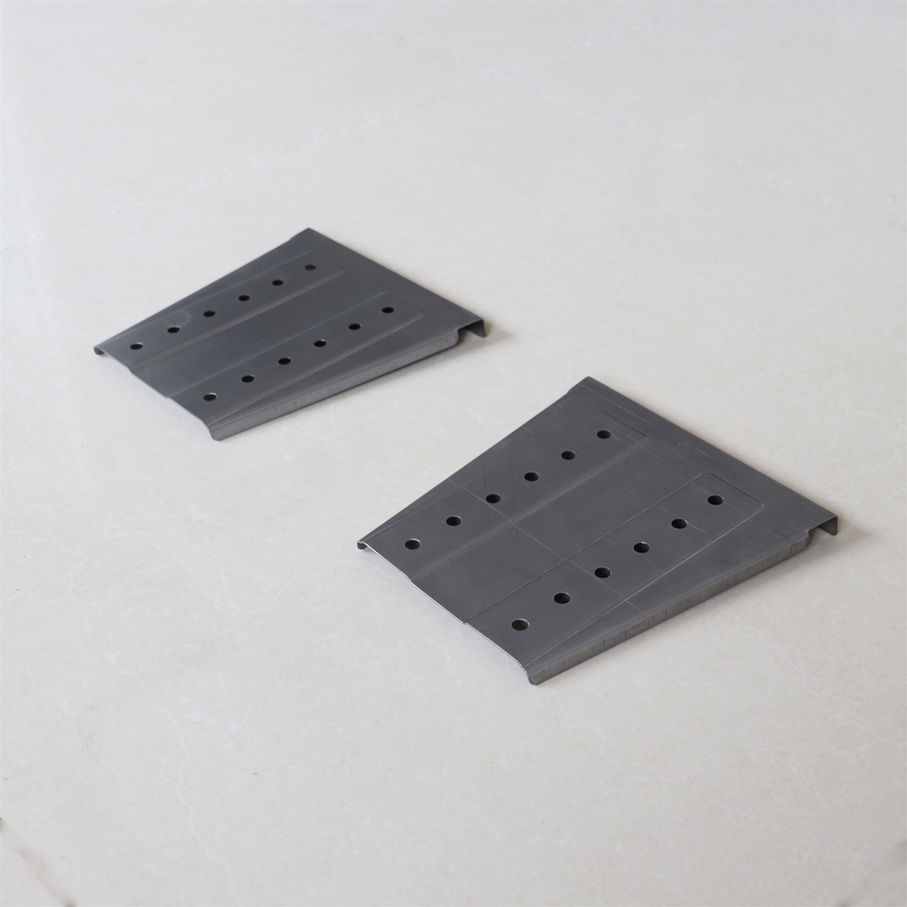 双排孔升降式课桌凳子配件、课桌椅配件、学校家具五金配件