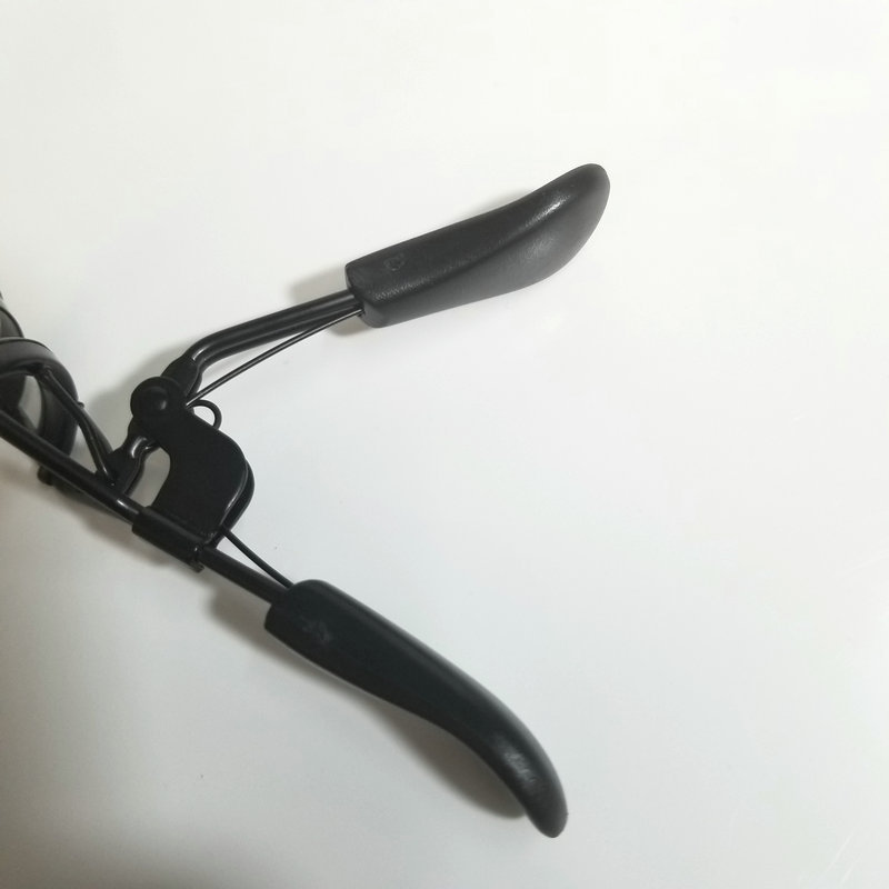 Rizador de Pestañas Negro A4 con Mango de Pico de Pato, Venta al por Mayor de Rizador de Pestañas de Ángulo Amplio, Natural y Duradero, Directo de Fabricante