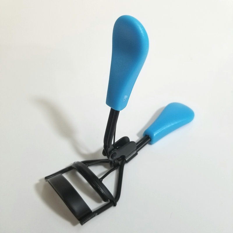 Rizador de Pestañas Negro A4 con Mango de Pico de Pato, Venta al por Mayor de Rizador de Pestañas de Ángulo Amplio, Natural y Duradero, Directo de Fabricante