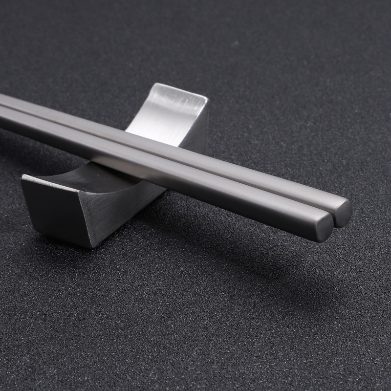 TA1 Palillos de titanio puro, palillos cuadrados completos portátiles para el hogar, palillos chinos a prueba de escaldaduras de alta gama, vajilla para acampar al aire libre