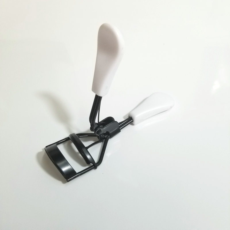 Rizador de Pestañas Negro A4 con Mango de Pico de Pato, Venta al por Mayor de Rizador de Pestañas de Ángulo Amplio, Natural y Duradero, Directo de Fabricante