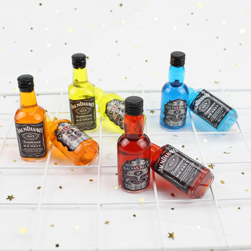 Simulated whiskey and wine ornaments, mini wine bottles, men's Father's Day card, birthday cake baking decoration