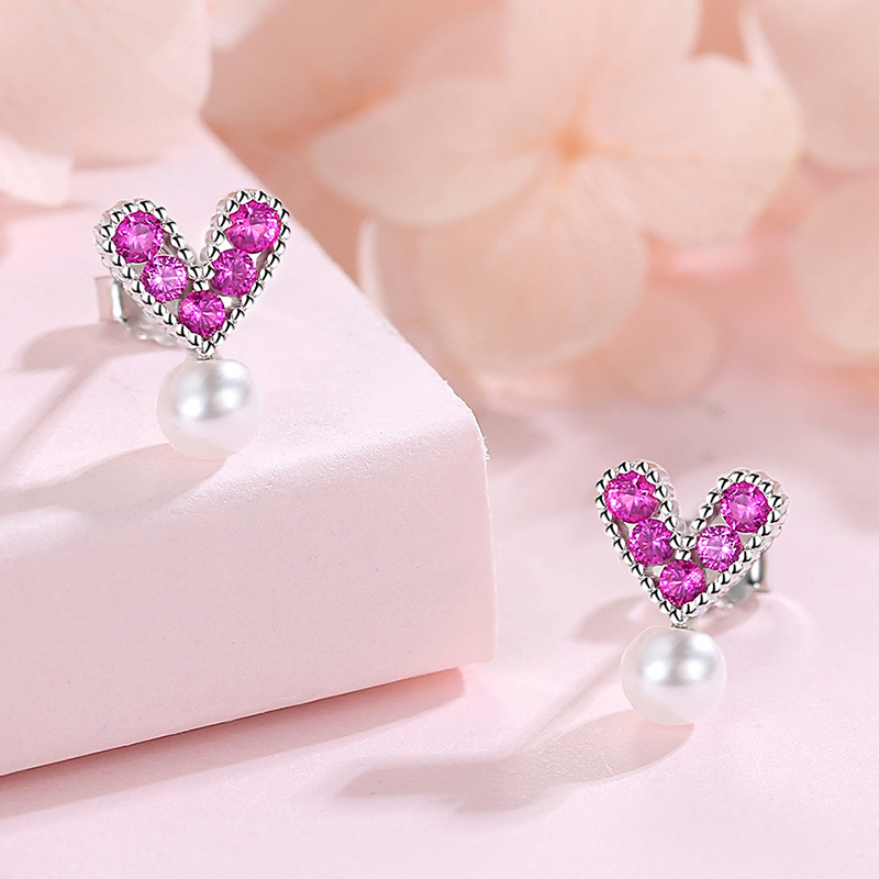 Pendientes de perlas en forma de corazón de plata esterlina S925 pendientes simétricos de mujer pendientes incrustados en diamantes elegantes pendientes de cristal simples japoneses y coreanos