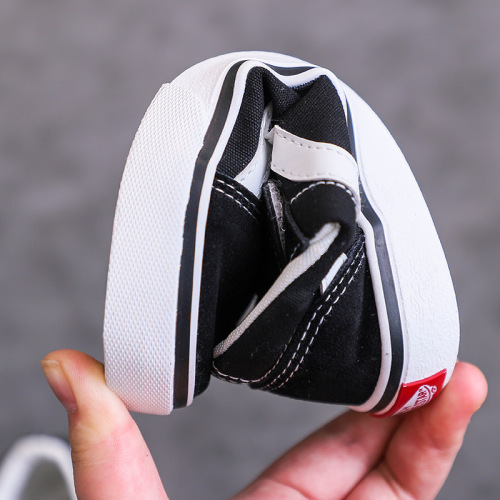 Children's canvas shoes, boys' low-top cloth shoes,  spring and autumn new girls' shoes, small and medium-sized children's kindergarten students' sneakers