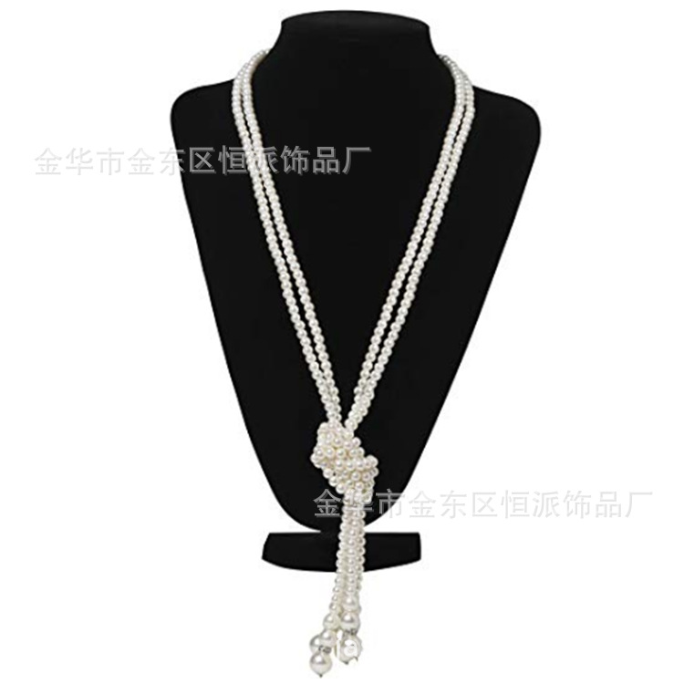 Retro necklace from pearl