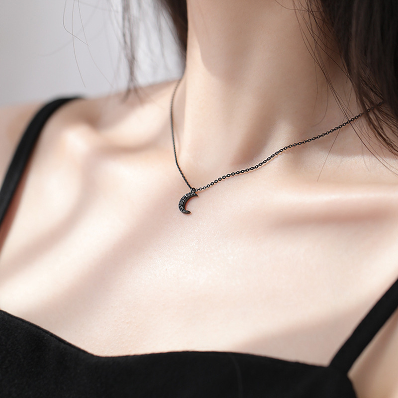 Fashionable New 925 Silver Crescent Necklace For Girls, Forest-style Black Diamond Moon Design, Student Model, Wholesale_voghion.com