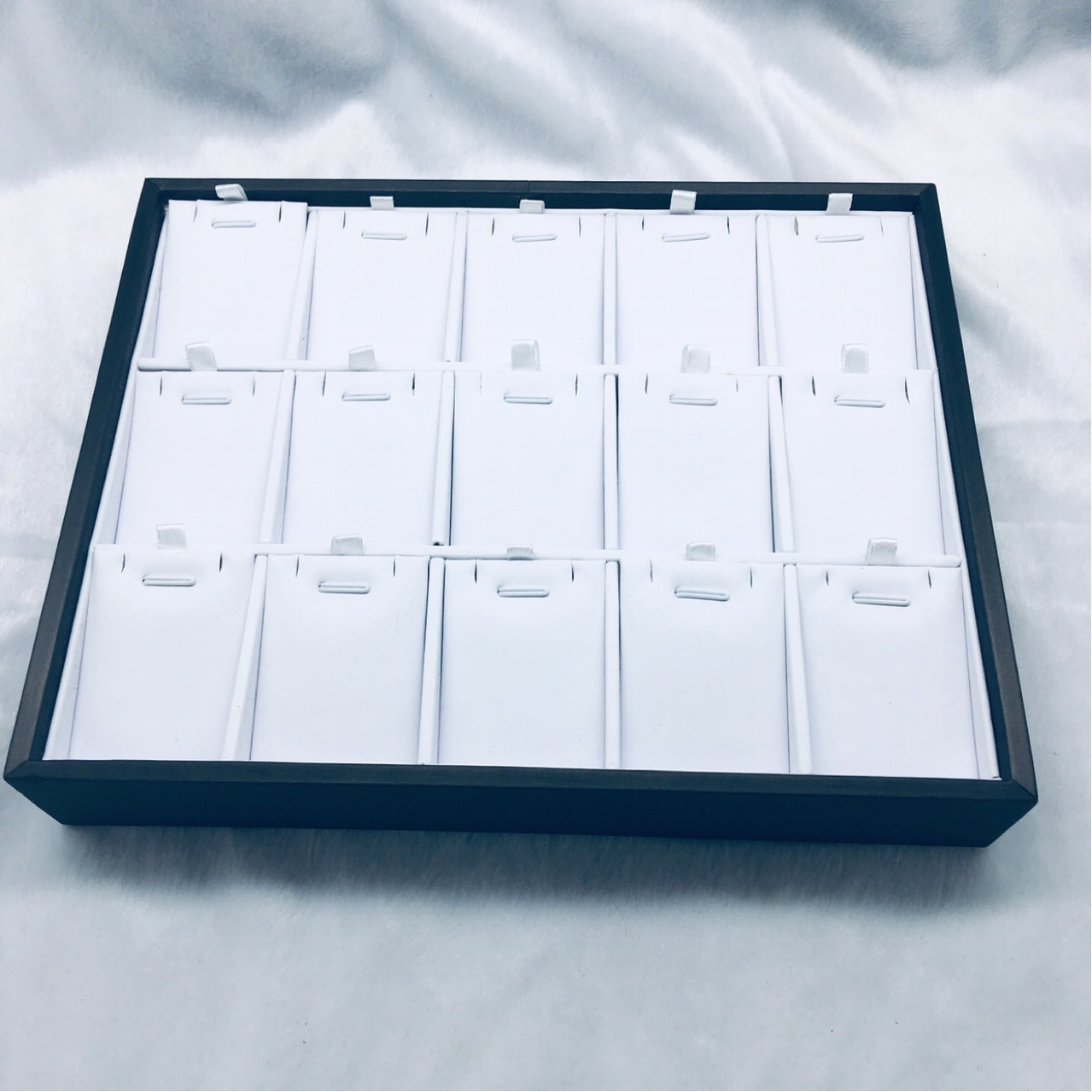 拉丝PU皮咖啡色边十五位吊坠盘子高级珠宝首饰饰品包装皮首饰盒