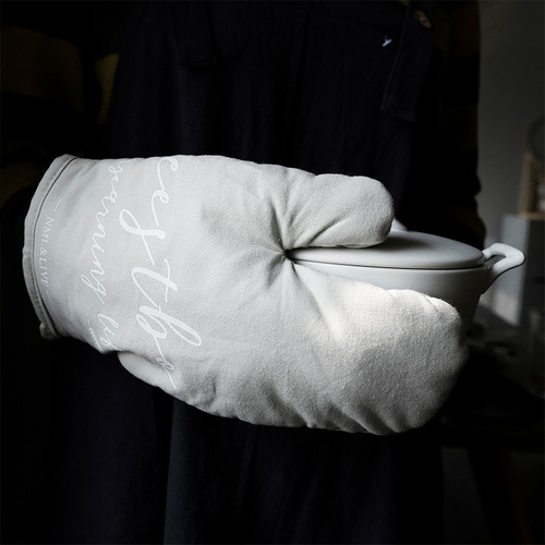 New kitchen supplies insulation gloves simple fashion ins style literary home bakery gloves wholesale