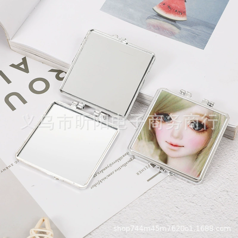 Портативное маленькое зеркало с героями мультфильмов, милое мини-складное маленькое зеркало, маленькое зеркало для макияжа, мини-зеркало для красоты, двустороннее зеркало