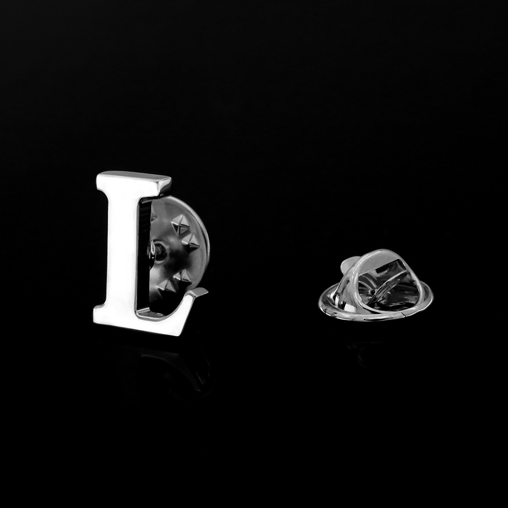 [Cobre puro de doble capa de galvanoplastia sin inventario] Joyería de los hombres de moda 26 letras broche collar pin insignia al por mayor