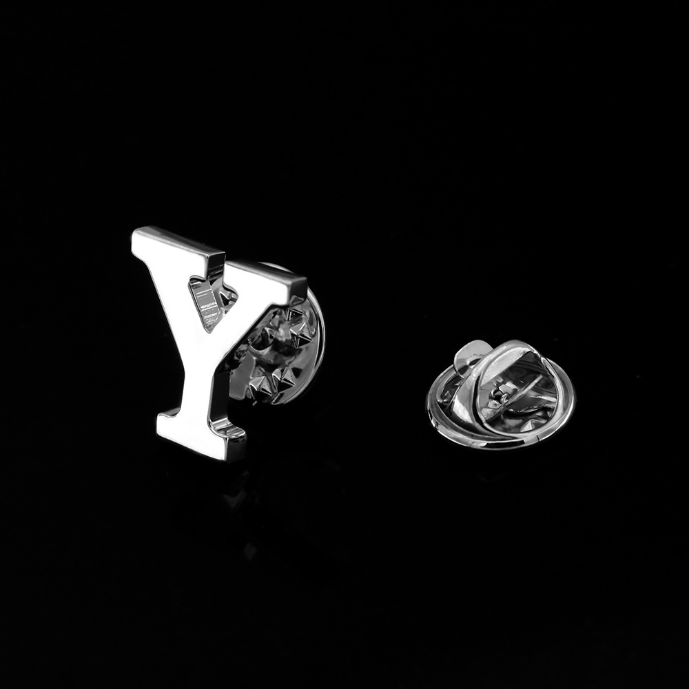 [Cobre puro de doble capa de galvanoplastia sin inventario] Joyería de los hombres de moda 26 letras broche collar pin insignia al por mayor