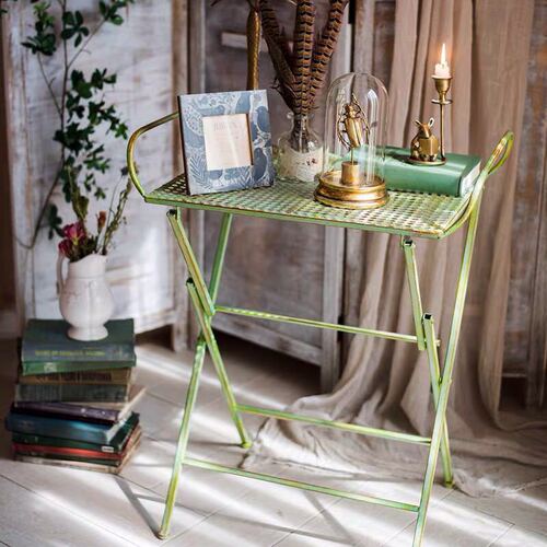 Vintage green iron foldable table and chairs outdoor side table indoor floral arrangement workbench decorative green plants artificial flowers coffee table