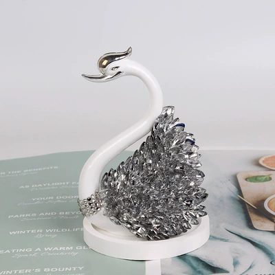 Car Ornaments Creative Couple Crown Swan Car Interior Ornaments Car Decoration Perfume Beautiful White Swan (Car ornaments) - white-swan