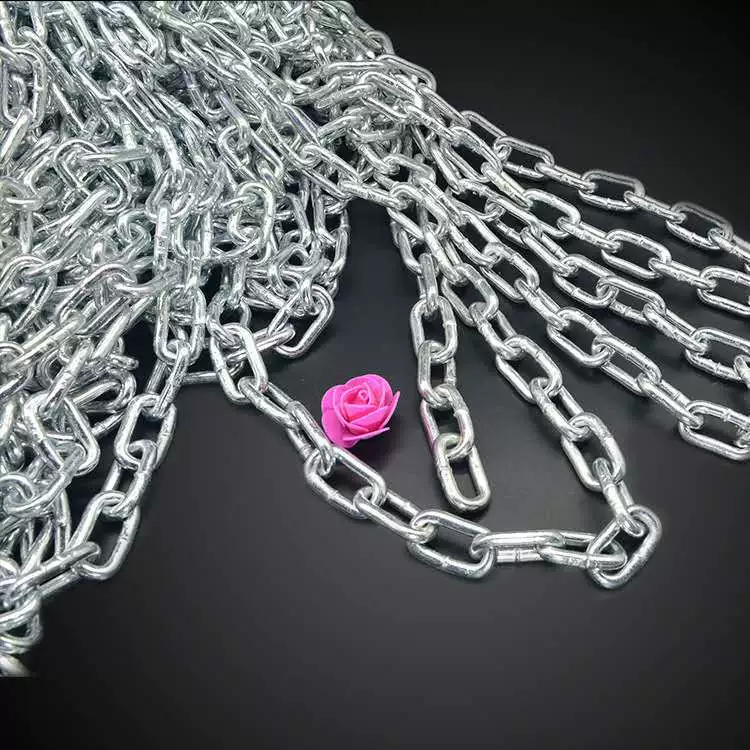 Оцинкованная цепь Декоративная металлическая цепь Зеленая ограждающая цепь Подвесная цепь Парк аттракционов Оцинкованная цепь