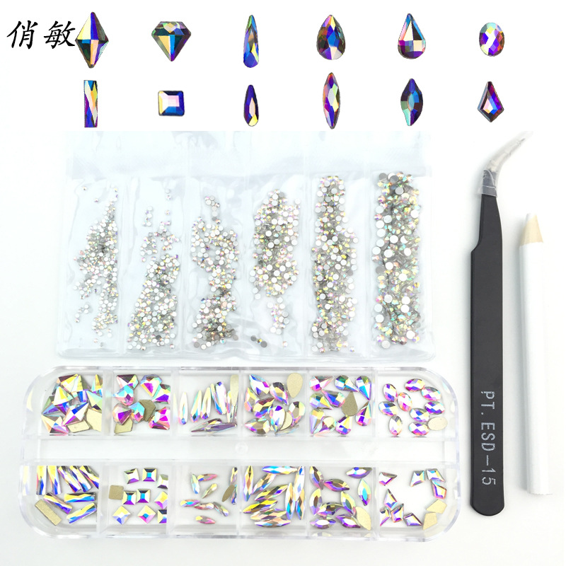 Estilo explosivo transfronterizo Juego de diamantes de uñas de 12 cuadrículas Vidrio azul real Diamante de forma especial Joyas de uñas Diamante plano Mezcla al por mayor