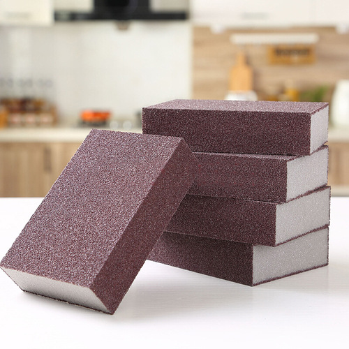 Emery sponge wipe, magic wipe to remove burnt and stubborn stains, wipe pot to remove rust, clean and wipe pot.