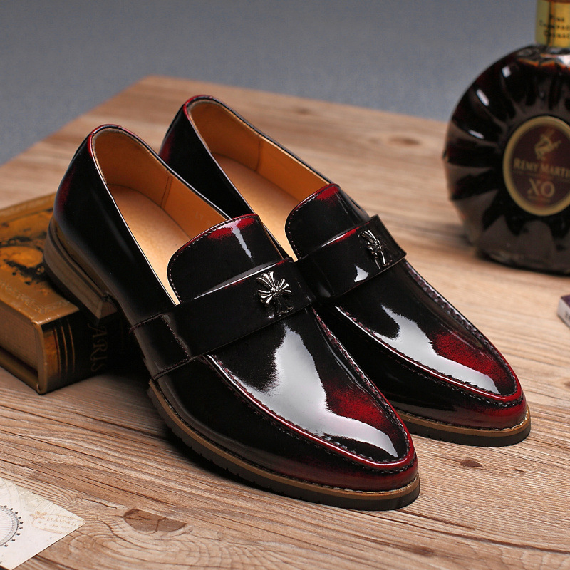 �¿��ɫƤһ�ŵ��׽ź����ͷƤЬ��ľͷ����Ь8166