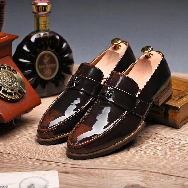 �¿��ɫƤһ�ŵ��׽ź����ͷƤЬ��ľͷ����Ь8166