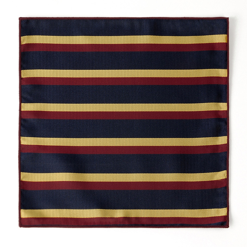 Corbata de hombre bufanda cuadrada pequeña al por mayor moda coreana de todo fósforo tendencia retro bordado patrón traje bufanda de bolsillo