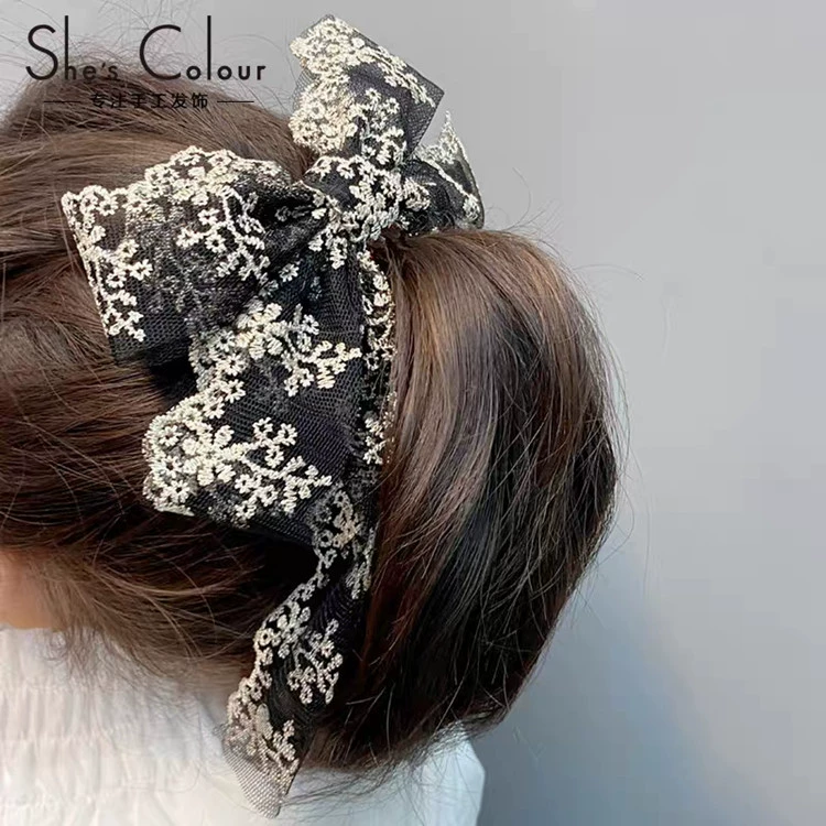 Детская милая заколка для волос, бабочка-верёвка? нет 'hairgrip' может быть заколка, маленькое с зажимом',' butterfly net' - боится. Wait. The input:
